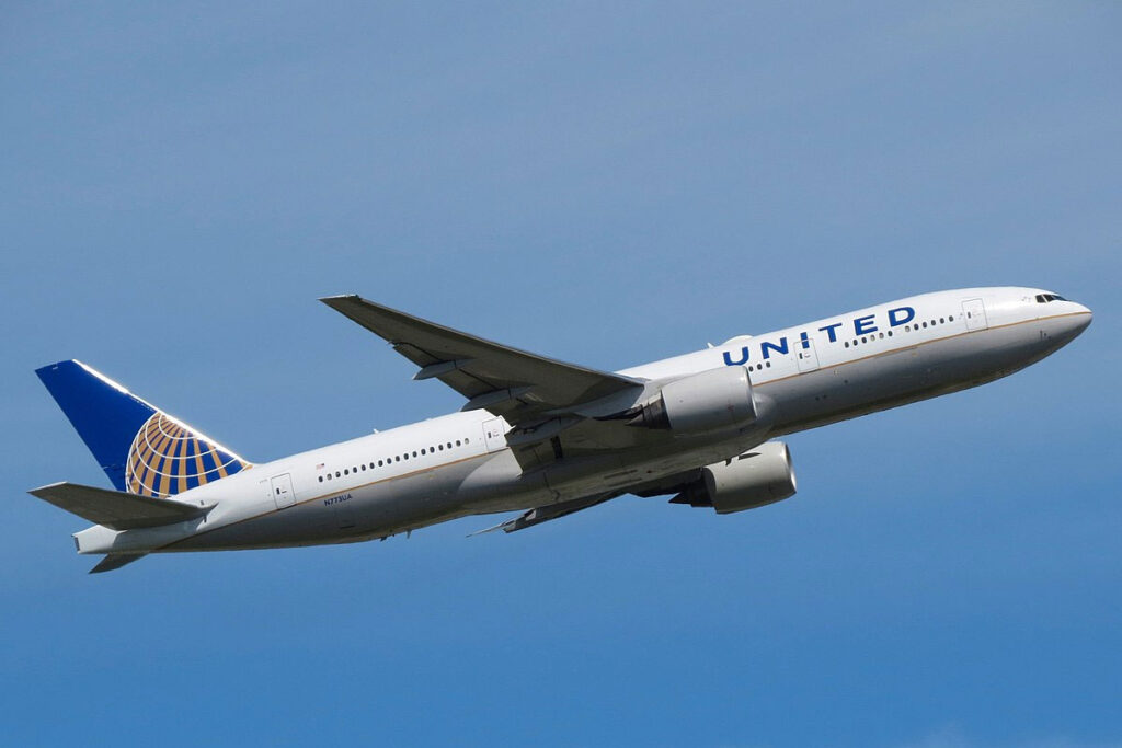 United Airlines Flight Emergency Landing